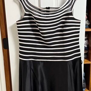 R&M Richards Black White Satin Mesh Formal Maxi Dress 20% Spandex!